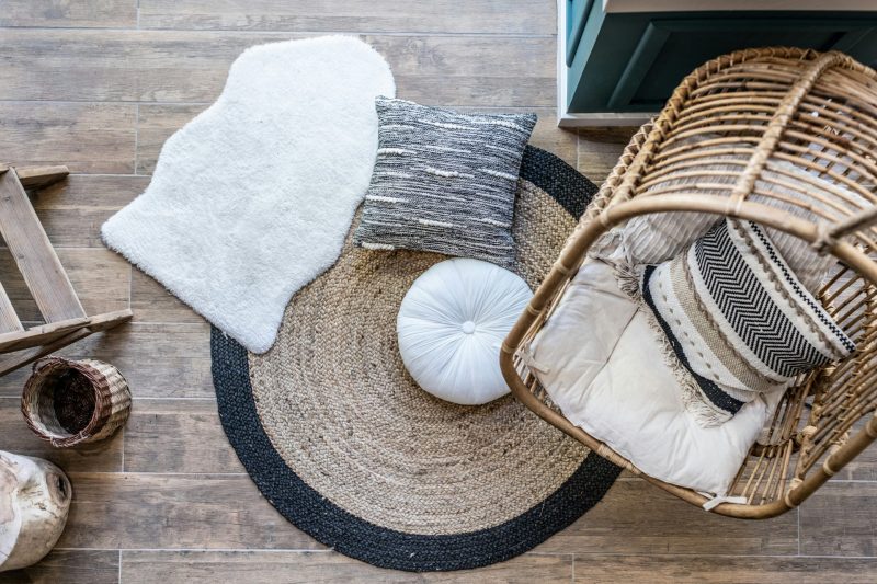 woonkamer-zonder-bank-trend-kussens