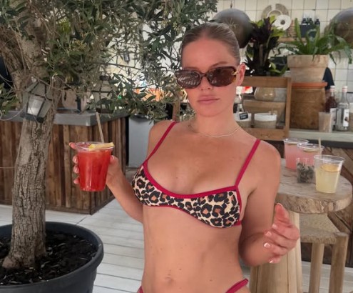 kelly-mexy-bikini