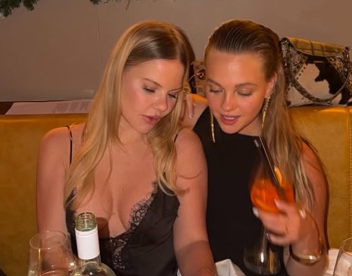 kelly-mexy-met-vriendinnen