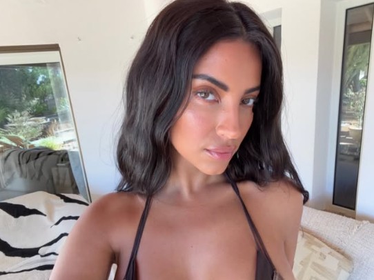 stephanie-abu-sbeih-selfie